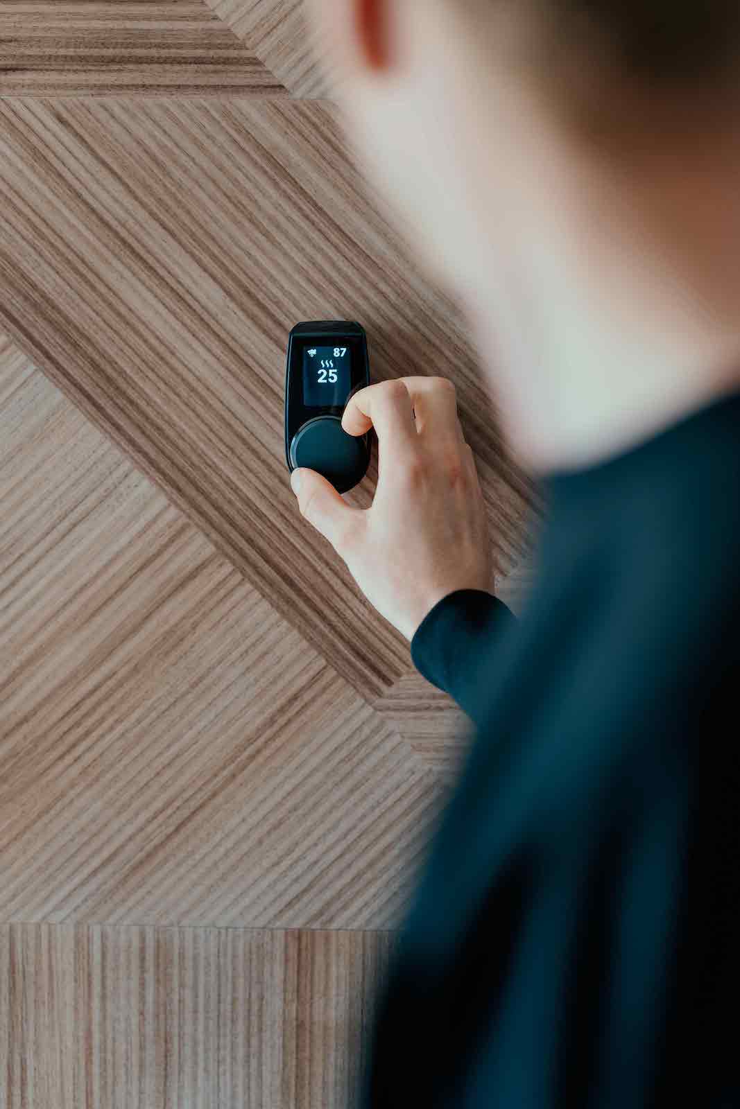 HUUM UKU 4.2 WiFi Black Saunasteuerung bis 18 kW mit App-Steuerung Saunabedienfeld CLASSIC
